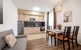 211 / 1 Bedroom / Modern Condo In City Center